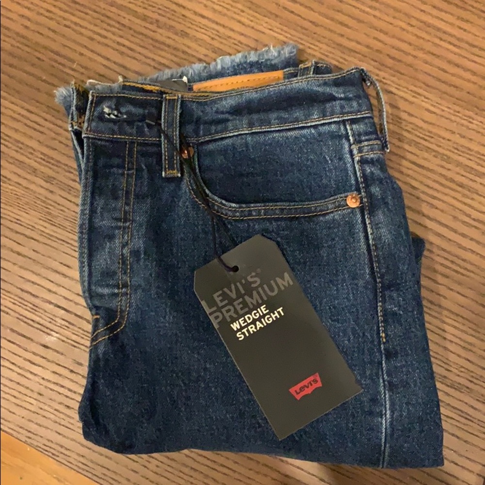 Levis Wedgie Straight cropped jeans- BRAND NEW